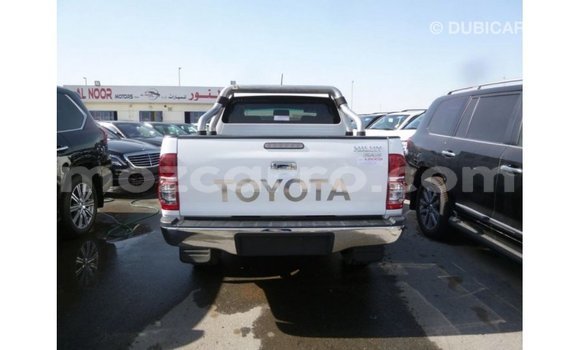 Nunua Imported Toyota Hilux Nyeupe Gari ndani ya Import - Dubai nchini Cabo Delgado Nunua Imported Toyota Hilux Nyeupe Gari ndani ya Import - Dubai nchini Cabo Delgado
