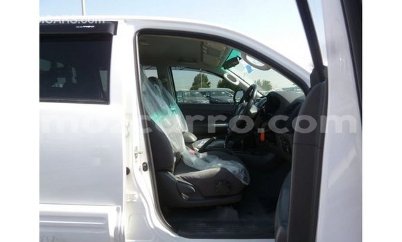 Nunua Imported Toyota Hilux Nyeupe Gari ndani ya Import - Dubai nchini Cabo Delgado Nunua Imported Toyota Hilux Nyeupe Gari ndani ya Import - Dubai nchini Cabo Delgado