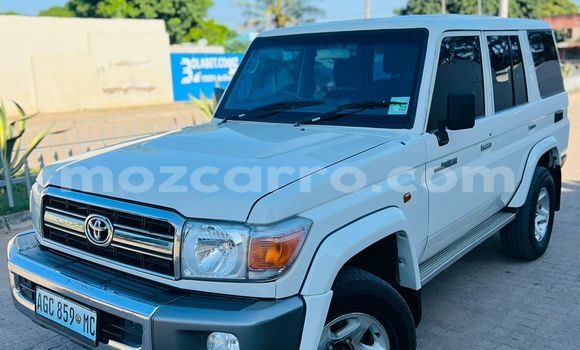 Nunua Ilio tumika Toyota Land Cruiser Nyeupe Gari ndani ya Maputo nchini Maputo Nunua Ilio tumika Toyota Land Cruiser Nyeupe Gari ndani ya Maputo nchini Maputo