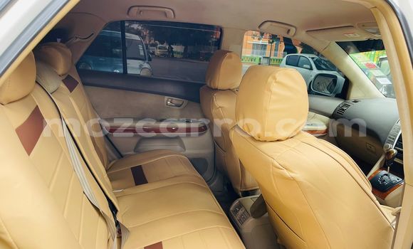 Comprar Usado Toyota Harrier Branco Carro em Maputo em Maputo Comprar Usado Toyota Harrier Branco Carro em Maputo em Maputo