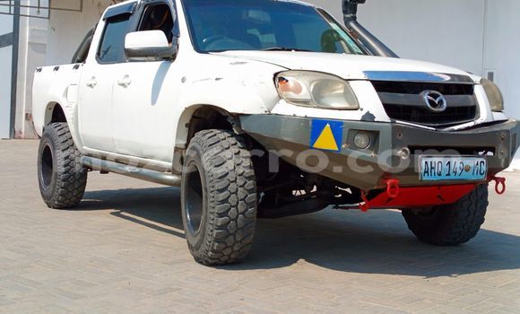 Nunua Ilio tumika Mazda BT-50 Nyeupe Gari ndani ya Maputo nchini Maputo Nunua Ilio tumika Mazda BT-50 Nyeupe Gari ndani ya Maputo nchini Maputo