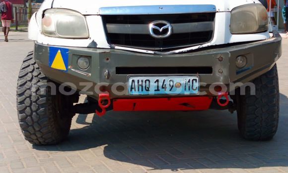 Nunua Ilio tumika Mazda BT-50 Nyeupe Gari ndani ya Maputo nchini Maputo Nunua Ilio tumika Mazda BT-50 Nyeupe Gari ndani ya Maputo nchini Maputo