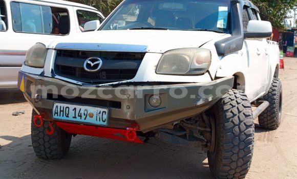 Nunua Ilio tumika Mazda BT-50 Nyeupe Gari ndani ya Maputo nchini Maputo Nunua Ilio tumika Mazda BT-50 Nyeupe Gari ndani ya Maputo nchini Maputo