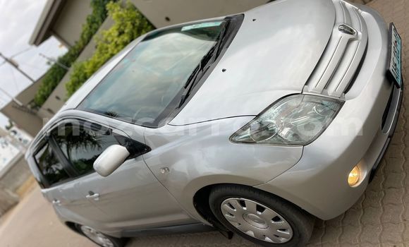 Comprar Usado Toyota IST Prata Carro em Maputo em Maputo Comprar Usado Toyota IST Prata Carro em Maputo em Maputo