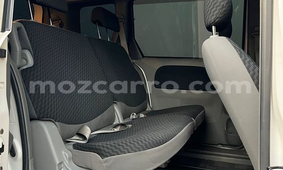 Tenga Tsaru Toyota Sienta Chena Mota in Maputo in Maputo Tenga Tsaru Toyota Sienta Chena Mota in Maputo in Maputo