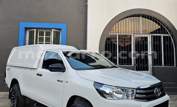 Tenga Tsaru Toyota Hiluxe Revo Chena Mota in Maputo in Maputo