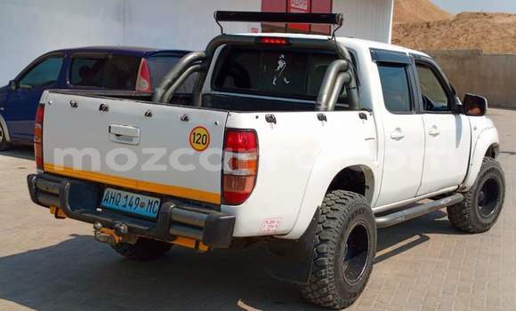 Tenga Tsaru Mazda BT-50 Chena Mota in Maputo in Maputo