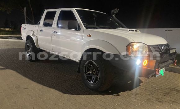 Nunua Ilio tumika Nissan Hardbody Nyeupe Gari ndani ya Maputo nchini Maputo Nunua Ilio tumika Nissan Hardbody Nyeupe Gari ndani ya Maputo nchini Maputo