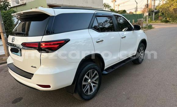 Comprar Novo Toyota Fortuner Branco Carro em Maputo em Maputo Comprar Novo Toyota Fortuner Branco Carro em Maputo em Maputo