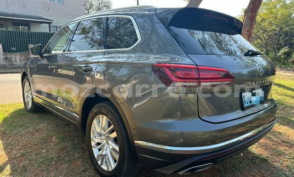 Comprar Novo Volkswagen Touareg Prata Carro em Maputo em Maputo Comprar Novo Volkswagen Touareg Prata Carro em Maputo em Maputo