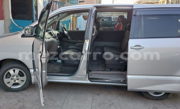 Comprar Usado Toyota Noah Prata Carro em Maputo em Maputo Comprar Usado Toyota Noah Prata Carro em Maputo em Maputo