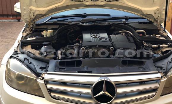 Tenga Tsaru Mercedes-Benz C180 coupe Chena Mota in Maputo in Maputo Tenga Tsaru Mercedes-Benz C180 coupe Chena Mota in Maputo in Maputo