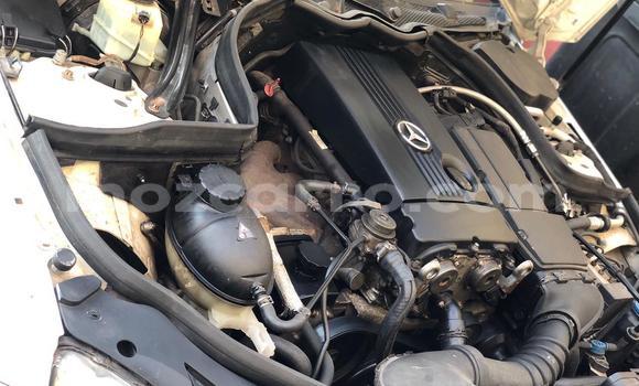 Tenga Tsaru Mercedes-Benz C180 coupe Chena Mota in Maputo in Maputo Tenga Tsaru Mercedes-Benz C180 coupe Chena Mota in Maputo in Maputo