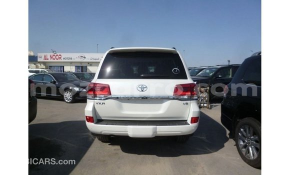 Nunua Imported Toyota Land Cruiser Nyeupe Gari ndani ya Import - Dubai nchini Cabo Delgado Nunua Imported Toyota Land Cruiser Nyeupe Gari ndani ya Import - Dubai nchini Cabo Delgado