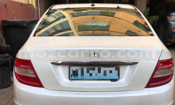 Tenga Tsaru Mercedes-Benz C180 coupe Chena Mota in Maputo in Maputo Tenga Tsaru Mercedes-Benz C180 coupe Chena Mota in Maputo in Maputo