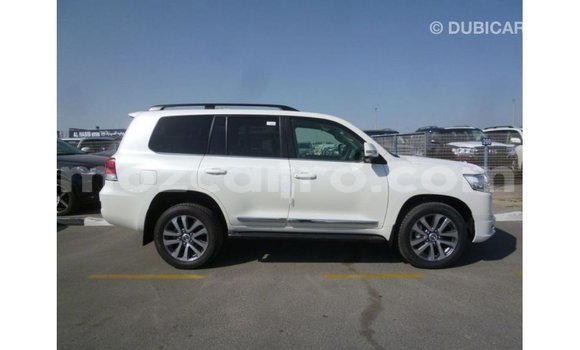 Nunua Imported Toyota Land Cruiser Nyeupe Gari ndani ya Import - Dubai nchini Cabo Delgado Nunua Imported Toyota Land Cruiser Nyeupe Gari ndani ya Import - Dubai nchini Cabo Delgado