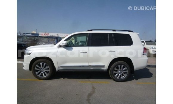 Nunua Imported Toyota Land Cruiser Nyeupe Gari ndani ya Import - Dubai nchini Cabo Delgado Nunua Imported Toyota Land Cruiser Nyeupe Gari ndani ya Import - Dubai nchini Cabo Delgado