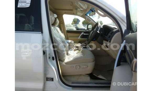 Nunua Imported Toyota Land Cruiser Nyeupe Gari ndani ya Import - Dubai nchini Cabo Delgado Nunua Imported Toyota Land Cruiser Nyeupe Gari ndani ya Import - Dubai nchini Cabo Delgado