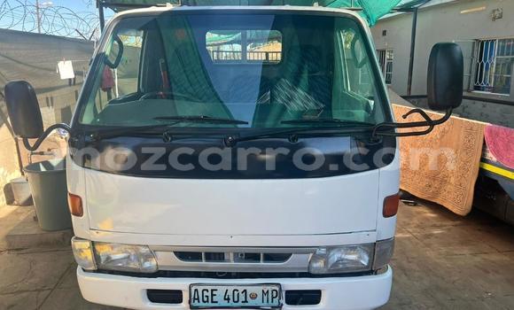 Comprar Usado Toyota HiAce Branco Caminhão em Maputo em Maputo