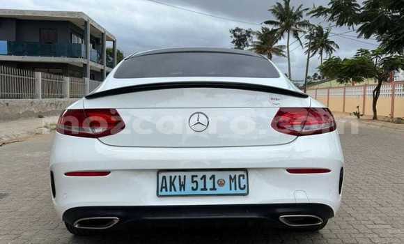 Comprar Usado Mercedes‒Benz C-klasse Branco Carro em Maputo em Maputo Comprar Usado Mercedes‒Benz C-klasse Branco Carro em Maputo em Maputo