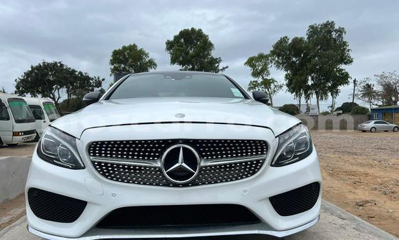 Comprar Usado Mercedes‒Benz C-klasse Branco Carro em Maputo em Maputo Comprar Usado Mercedes‒Benz C-klasse Branco Carro em Maputo em Maputo