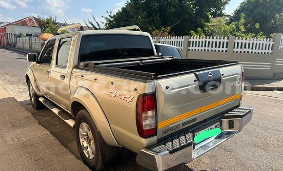 Nunua Ilio tumika Nissan Hardbody Brown Gari ndani ya Maputo nchini Maputo Nunua Ilio tumika Nissan Hardbody Brown Gari ndani ya Maputo nchini Maputo