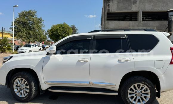 Buy Used Toyota Land Cruiser Prado White Car in Maputo in Maputo Buy Used Toyota Land Cruiser Prado White Car in Maputo in Maputo