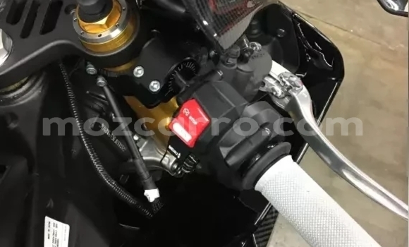 Comprar Usado Yamaha YZF Preto Moto em Maputo em Maputo Comprar Usado Yamaha YZF Preto Moto em Maputo em Maputo