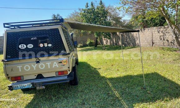 Comprar Usado Toyota Land Cruiser Castanho Carro em Maputo em Maputo Comprar Usado Toyota Land Cruiser Castanho Carro em Maputo em Maputo