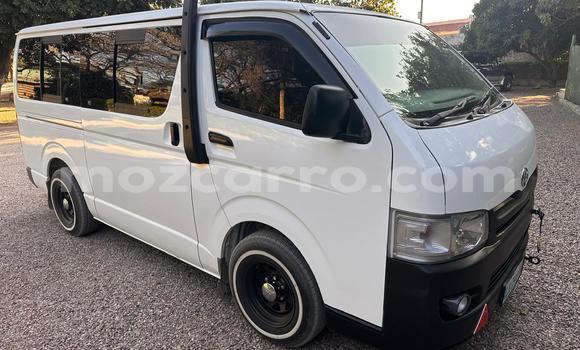 Nunua Ilio tumika Toyota Hiace Nyeupe Gari ndani ya Maputo nchini Maputo Nunua Ilio tumika Toyota Hiace Nyeupe Gari ndani ya Maputo nchini Maputo