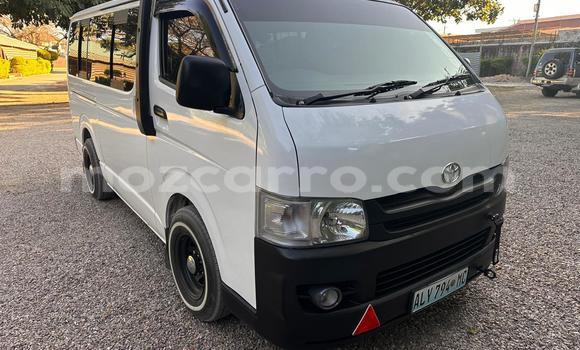 Nunua Ilio tumika Toyota Hiace Nyeupe Gari ndani ya Maputo nchini Maputo Nunua Ilio tumika Toyota Hiace Nyeupe Gari ndani ya Maputo nchini Maputo