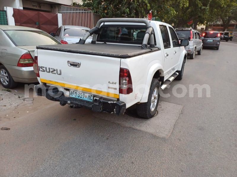 Big with watermark isuzu kb maputo maputo 28404