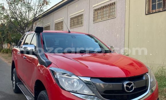 Comprar Usado Mazda Capella Vermelho Carro em Maputo em Maputo