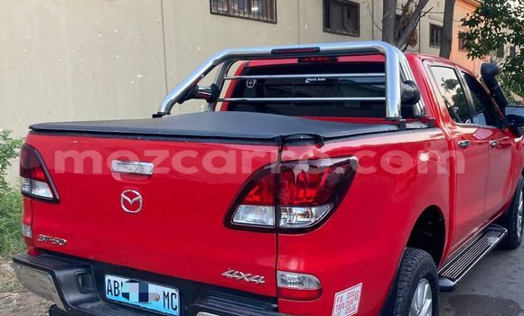 Nunua Ilio tumika Mazda Capella Nyekundu Gari ndani ya Maputo nchini Maputo Nunua Ilio tumika Mazda Capella Nyekundu Gari ndani ya Maputo nchini Maputo