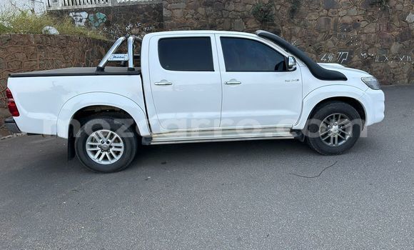 Buy Used Toyota Hilux White Car in Maputo in Maputo Buy Used Toyota Hilux White Car in Maputo in Maputo