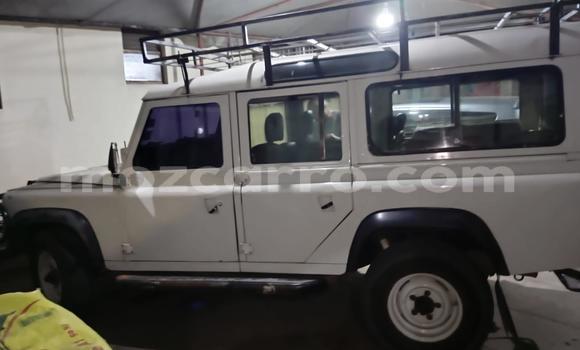Comprar Usado Land Rover Defender Branco Carro em Maputo em Maputo