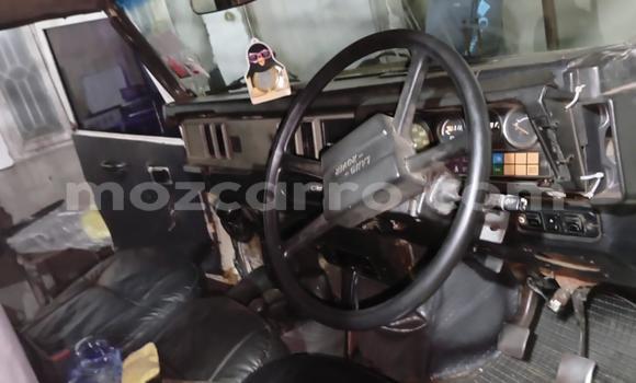 Buy Used Land Rover Defender White Car in Maputo in Maputo Buy Used Land Rover Defender White Car in Maputo in Maputo