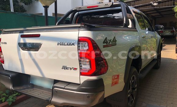 Comprar Novo Toyota Hiluxe Revo Branco Carro em Maputo em Maputo Comprar Novo Toyota Hiluxe Revo Branco Carro em Maputo em Maputo