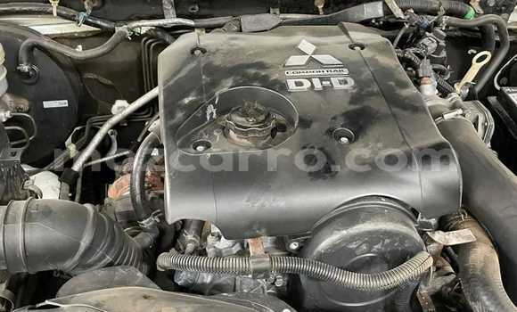 Comprar Usado Mitsubishi Triton Branco Carro em Maputo em Maputo Comprar Usado Mitsubishi Triton Branco Carro em Maputo em Maputo