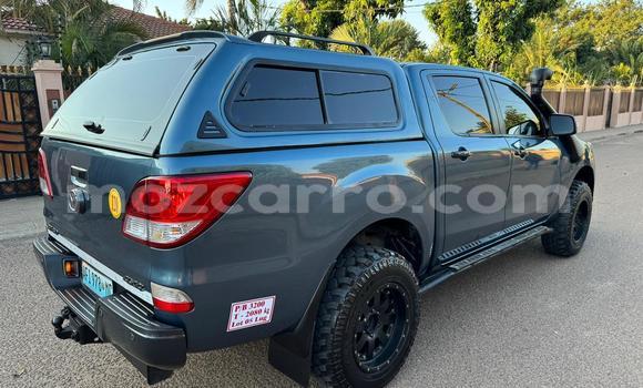 Comprar Usado Mazda BT-50 Azul Carro em Maputo em Maputo Comprar Usado Mazda BT-50 Azul Carro em Maputo em Maputo