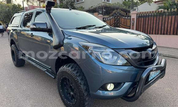 Comprar Usado Mazda BT-50 Azul Carro em Maputo em Maputo Comprar Usado Mazda BT-50 Azul Carro em Maputo em Maputo