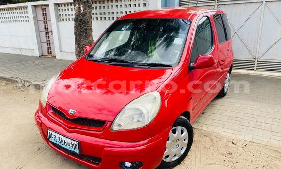 Comprar Usado Toyota FunCargo Vermelho Carro em Maputo em Maputo