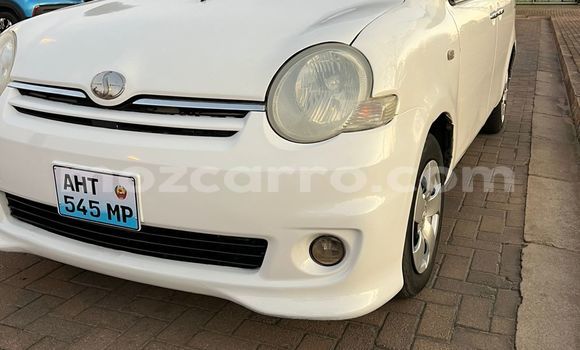 Comprar Usado Toyota Sienta Branco Carro em Maputo em Maputo Comprar Usado Toyota Sienta Branco Carro em Maputo em Maputo