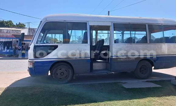Nunua Ilio tumika Toyota Coaster Bluu Gari ndani ya Maputo nchini Maputo Nunua Ilio tumika Toyota Coaster Bluu Gari ndani ya Maputo nchini Maputo