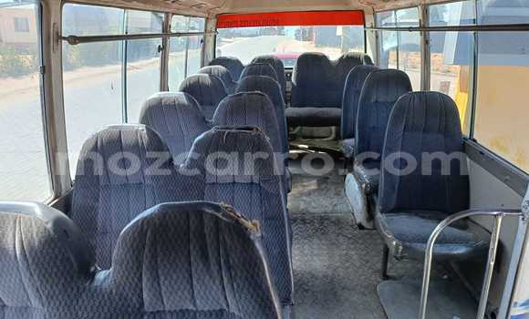 Nunua Ilio tumika Toyota Coaster Bluu Gari ndani ya Maputo nchini Maputo Nunua Ilio tumika Toyota Coaster Bluu Gari ndani ya Maputo nchini Maputo