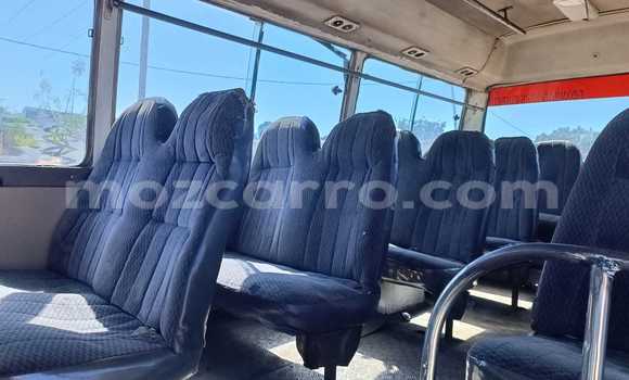 Nunua Ilio tumika Toyota Coaster Bluu Gari ndani ya Maputo nchini Maputo Nunua Ilio tumika Toyota Coaster Bluu Gari ndani ya Maputo nchini Maputo