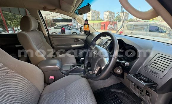 Comprar Usado Toyota Hilux Branco Carro em Maputo em Maputo Comprar Usado Toyota Hilux Branco Carro em Maputo em Maputo