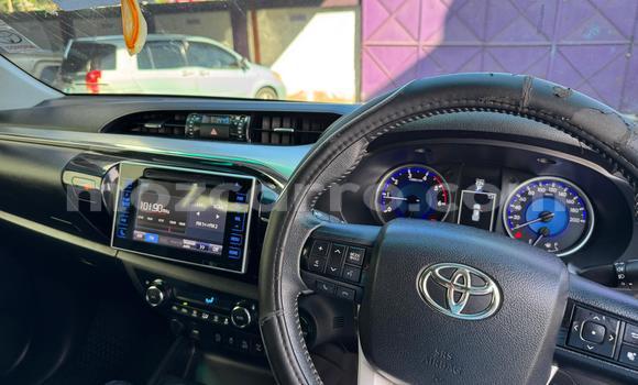Comprar Usado Toyota Hiluxe Revo Branco Carro em Maputo em Maputo Comprar Usado Toyota Hiluxe Revo Branco Carro em Maputo em Maputo