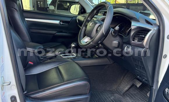 Comprar Usado Toyota Hiluxe Revo Branco Carro em Maputo em Maputo Comprar Usado Toyota Hiluxe Revo Branco Carro em Maputo em Maputo