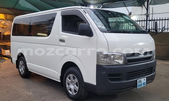 Nunua Ilio tumika Toyota Hiace Nyeupe Gari ndani ya Maputo nchini Maputo
